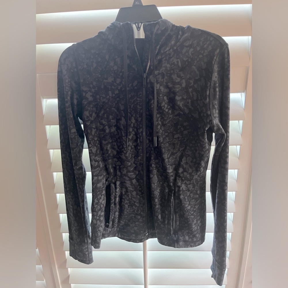 LULULEMON Define Jacket / Black leopard print . Worn once !Sz 8